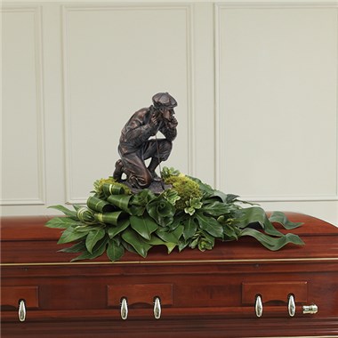 Hobbyist Statuary Casket Spray